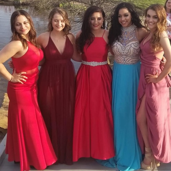 WORN 1X! RED PROM DRESS PROM DAVIDS BRIDAL! SIZE 6 - Picture 6 of 9